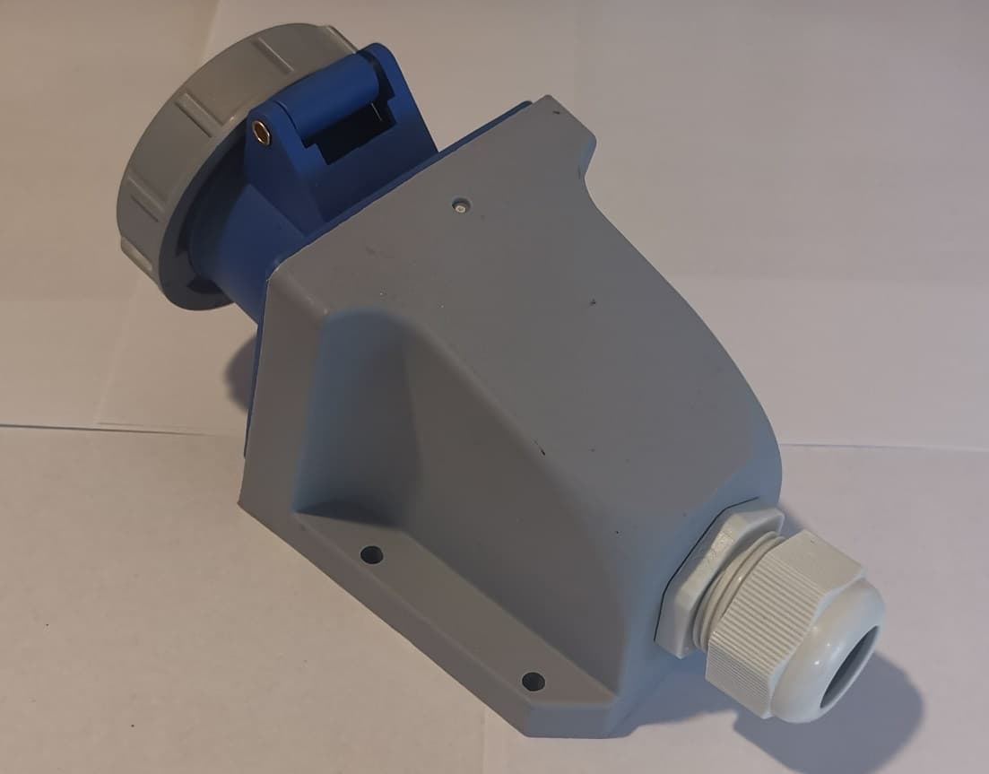 16A IP67 Outlet Surface Mounted Female