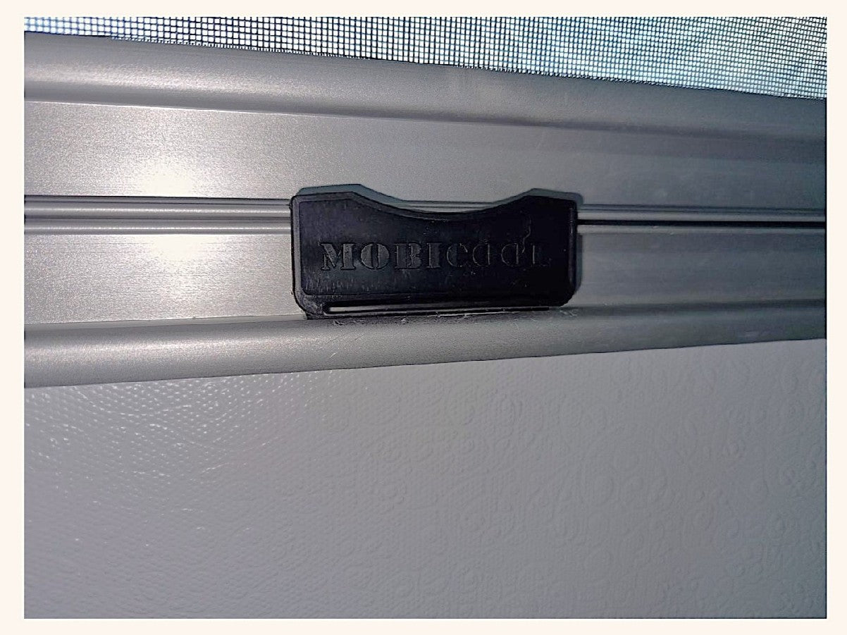 Blind/Fly Screen Handle - Suits Dometic